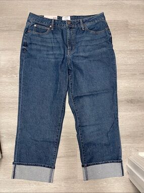 Classic Dark Wash Straight Leg Jean Capri’s Brand New